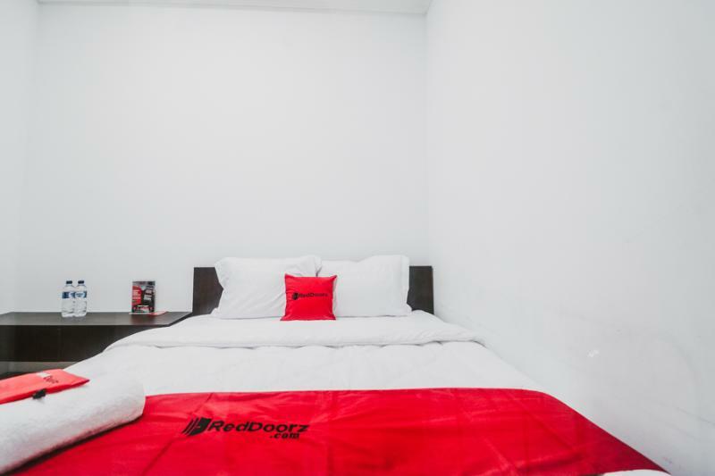 Reddoorz @ Limo Depok酒店 外观 照片